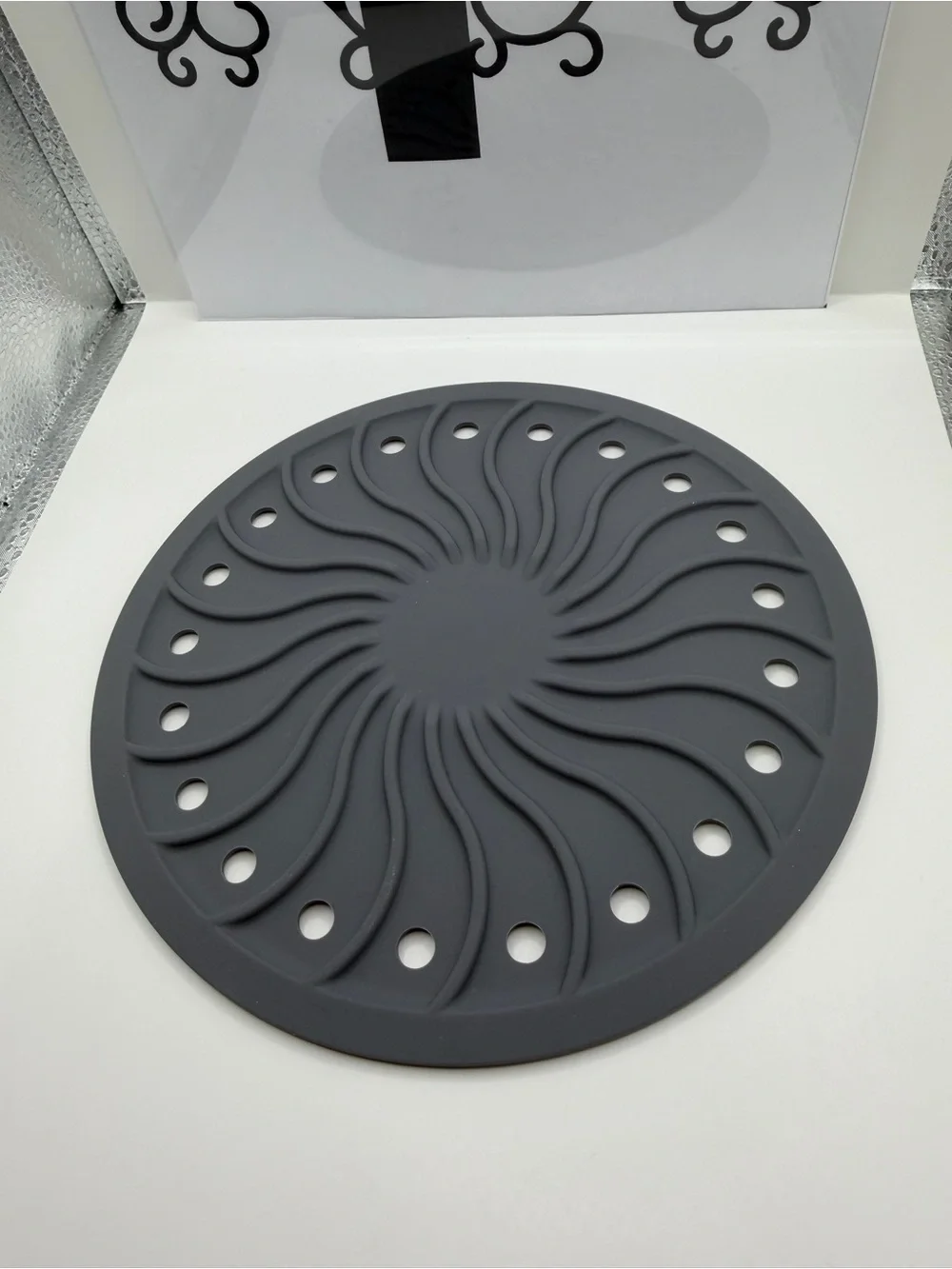 Gray Silicone Multi-Purpose Microwave Splatter Set with Glass Lid